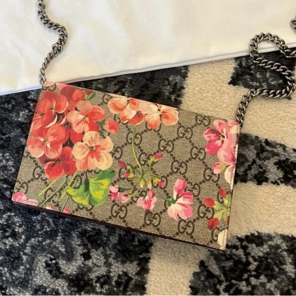 Gucci Blooms Floral Wallet on Chain - Picture 4 of 13
